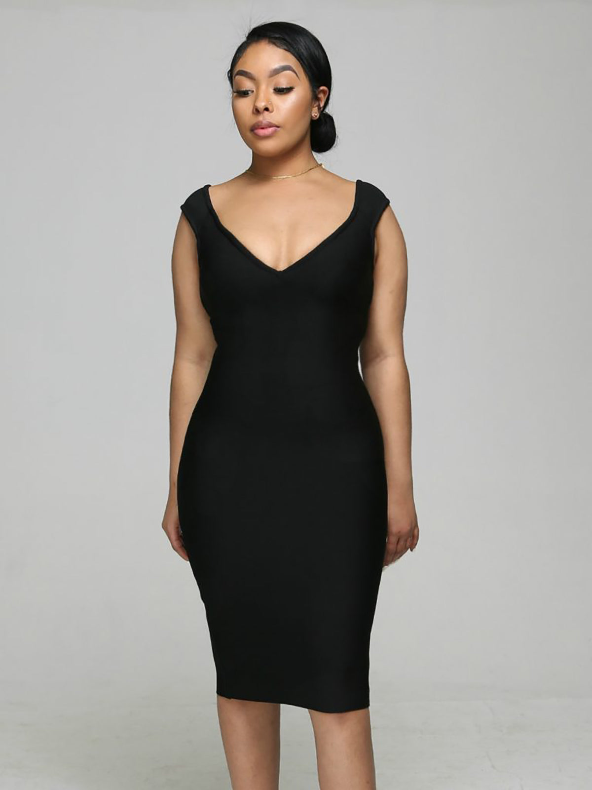 red fitted midi dress Shop the Elegant Skyla Shirred Midi Dress in Red